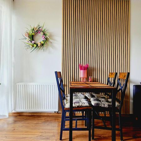 Komfortowy Apartament Dwupokojowy Z Tarasem I Garaz อุสตกา ภายนอก รูปภาพ
