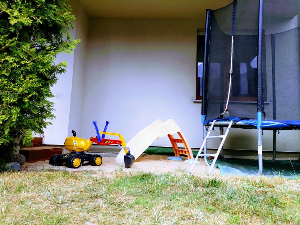 Komfortowy Apartament Dwupokojowy Z Tarasem I Garaz อุสตกา ภายนอก รูปภาพ