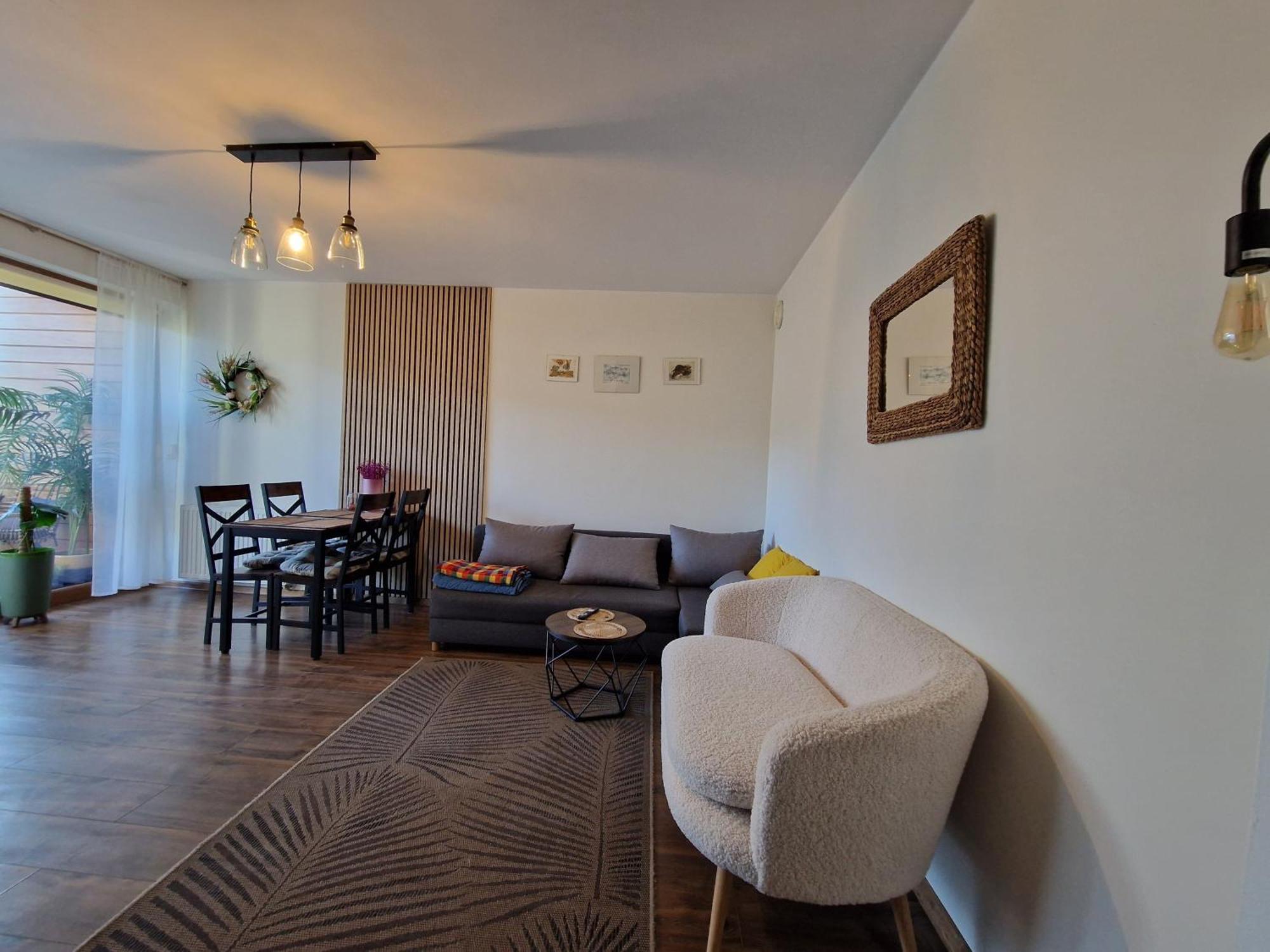 Komfortowy Apartament Dwupokojowy Z Tarasem I Garaz อุสตกา ภายนอก รูปภาพ
